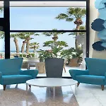 Palm & 4*