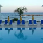 Palm & 4*