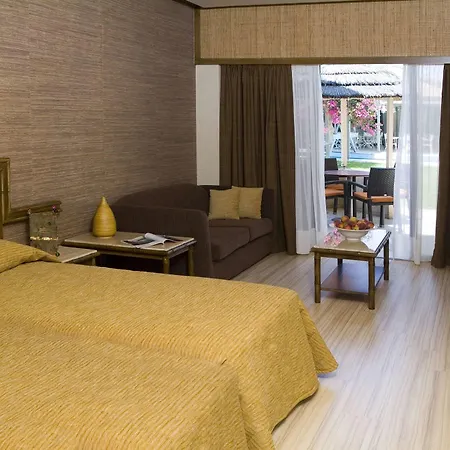 Palm Beach & 4* Larnaca