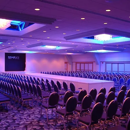 Resort Palm & Larnaca