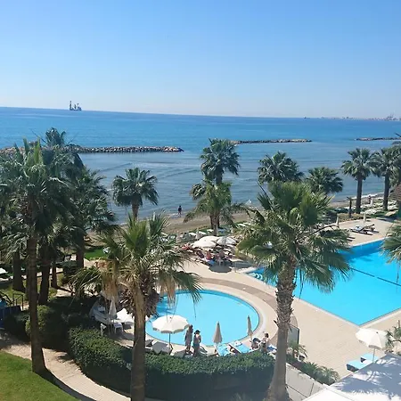 Palm Beach & 4* Larnaca