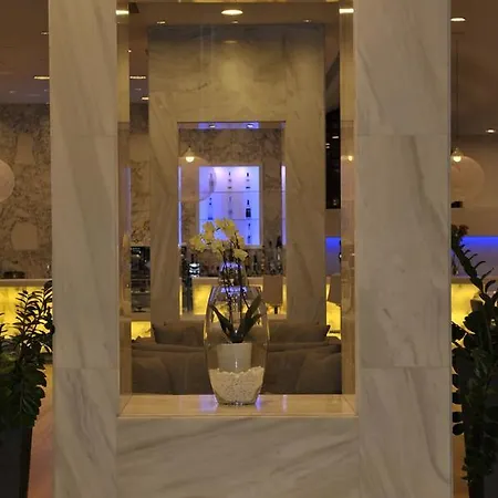 Rezort Palm Beach & Larnaca