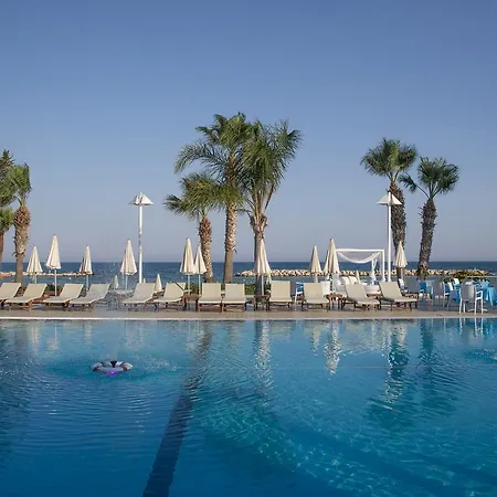 Palm Beach & 4* Larnaca