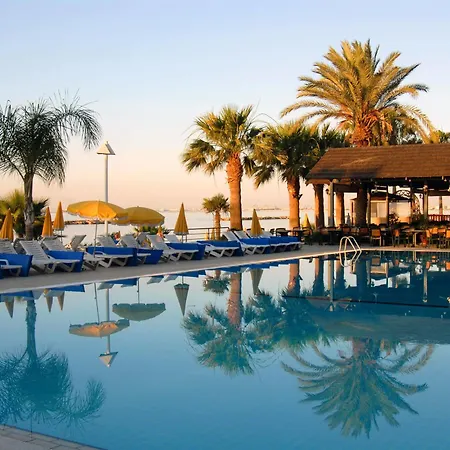 Rezort Palm Beach & Larnaca