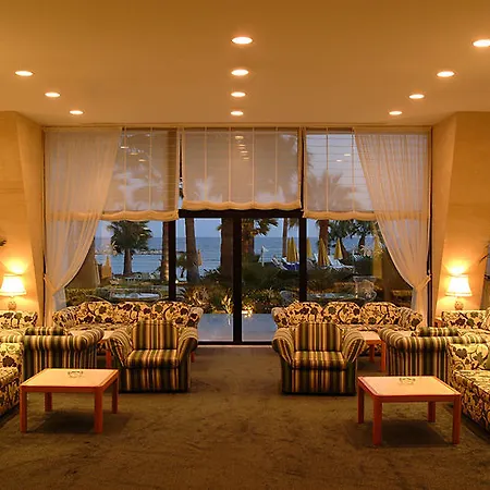 Rezort Palm Beach & Larnaca