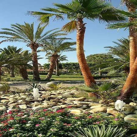 Palm & אתר נופש לרנקה