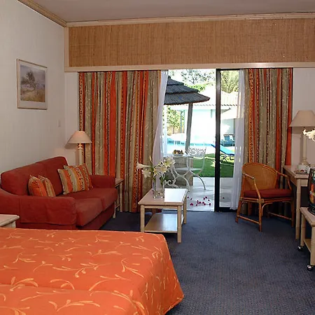 Palm & Λάρνακα