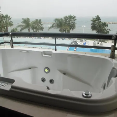 Palm & Θέρετρο Λάρνακα