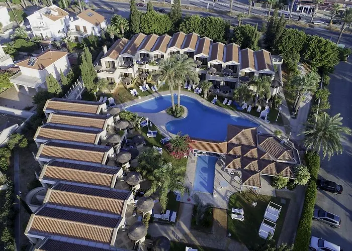 Курортний комплекс Palm &