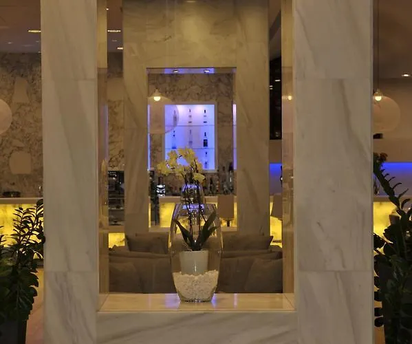 Курортний комплекс Palm & Ларнака