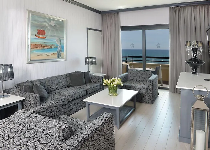 Palm & 4* Ларнака