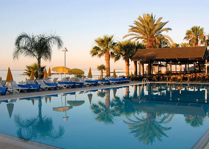 Complex Palm & Larnaca