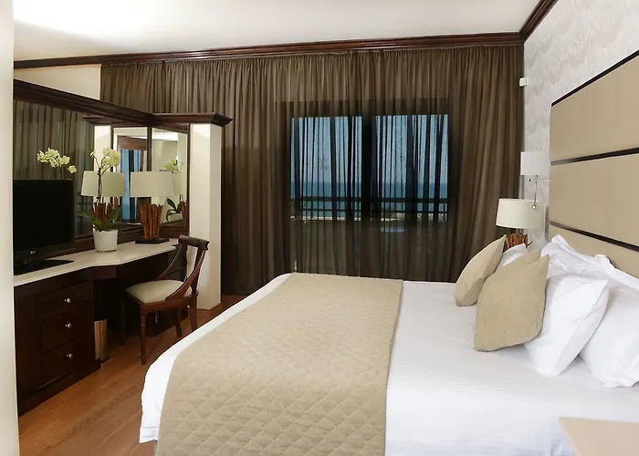 Complex Palm & Larnaca