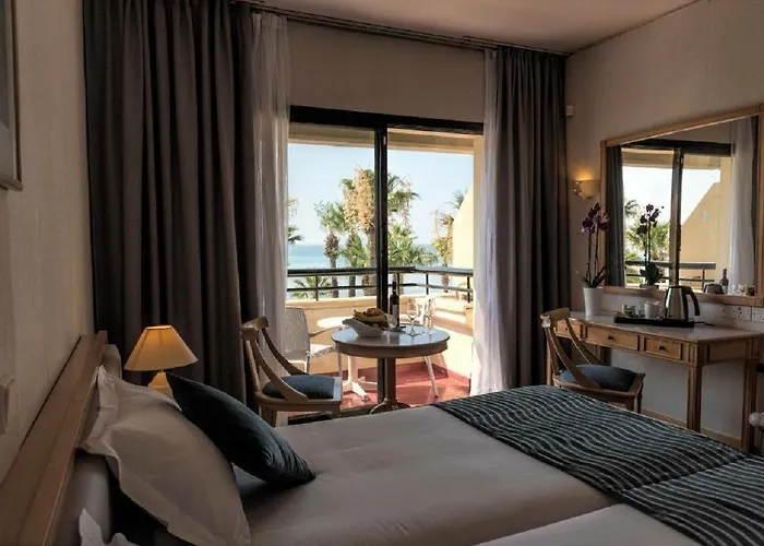 Курортний комплекс Palm &