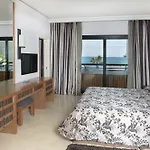 Palm &
