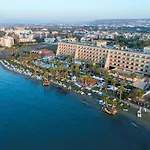Курортний комплекс Palm & 4*