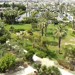 Palm & Ларнака