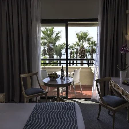 Palm & منتجع 4*